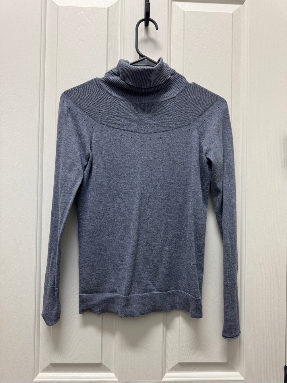Banana Republic Women's Heather Blue Turtleneck Sweater